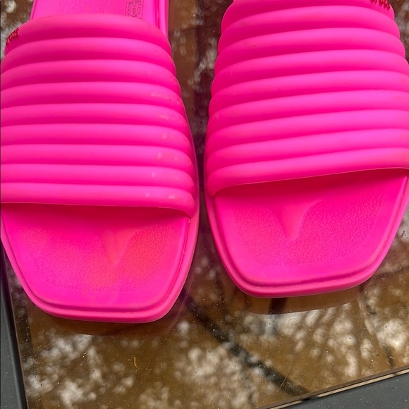 CROCS Pink womens sandals - Picture 2 of 6